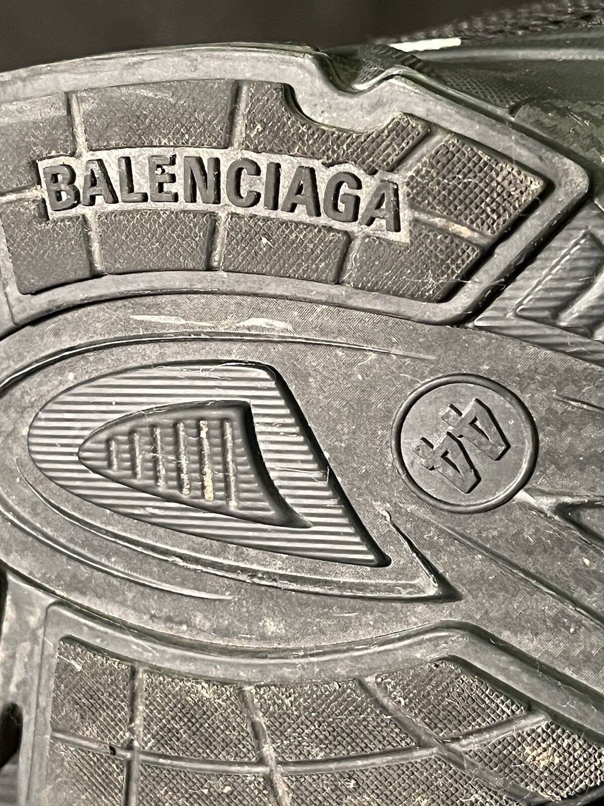 Picture 18 of 24