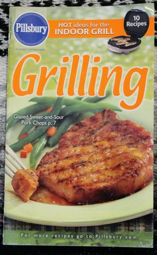 Lot of 5 GRILLING and Barbecue BBQ Softcover COOKBOOKS - Nice Collection! - Picture 6 of 8