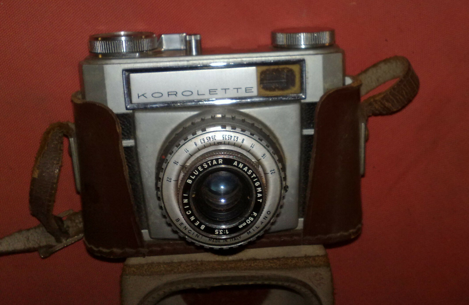 Foto 1 di 12