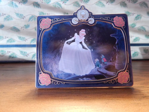 DISNEY PIN CINDERELLA CLASSIC EASEL PIN NEW LE 500