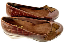 Vionic Ladies Sz 8 Lena Croc Embossed Bow Slip On heel Pumps Brown Leather Wedge