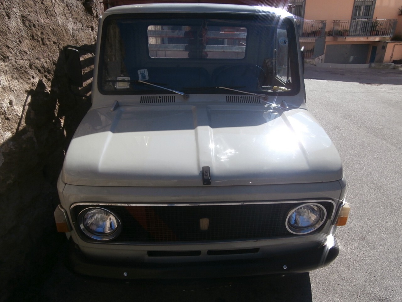 Foto 1 di 4