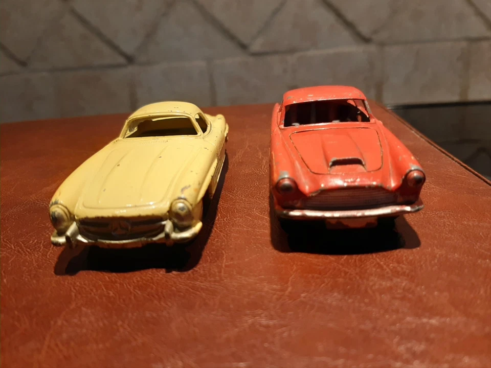 Corgi Toys Classic Aston Martin DB4 & Mercedes Benz 300SL ORIGINALI - Immagine 2 di 4