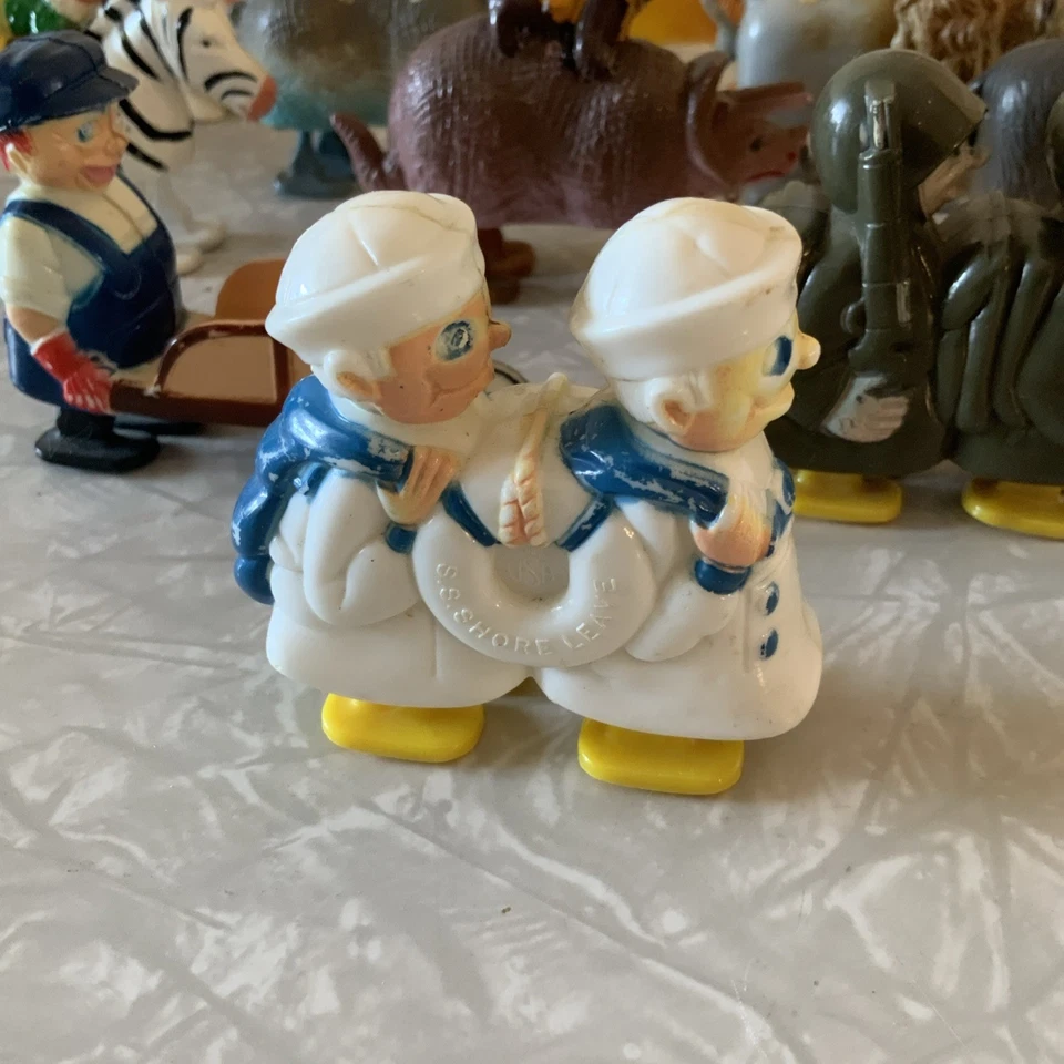 Lote de juguetes de colección Rampa Walker guerreros animales de safari Hong Kong  Foto 2 de 4