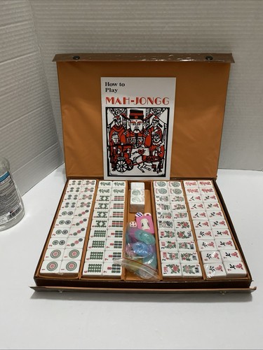 New Modern Mah Jongg Set in Brown Croc Plastic Case 166 Tiles 3 Dice & Chips