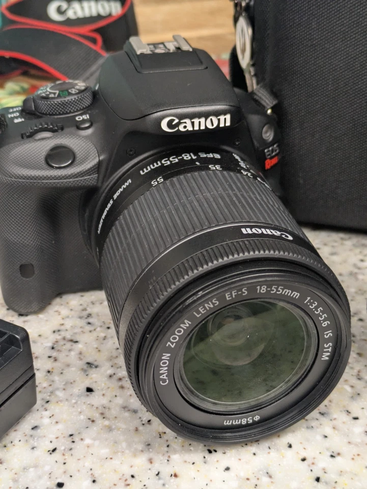 Cámara digital Canon EOS Rebel SL1 100D con bolsa para cámara y accesorios Foto 3 de 4