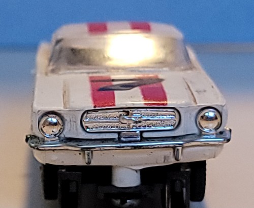 Aurora T-jet Wild Ones Ford Mustang HO Slot Car telaio rivetto aperto testato funziona - Foto 2 di 6
