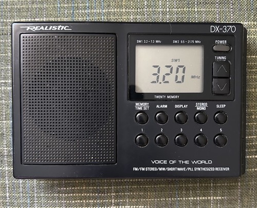 Realistic DX-370 Voice Of World FM Stereo MW/SW/PLL Synthesized Receiver getestet - Bild 9 von 13