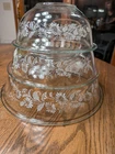 Vintage PYREX Set Of 3 Nesting Bowls Crazy Daisy Pattern #323, 325, 326 Nice