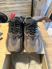 adidas Yeezy 700 Muave Size 10
