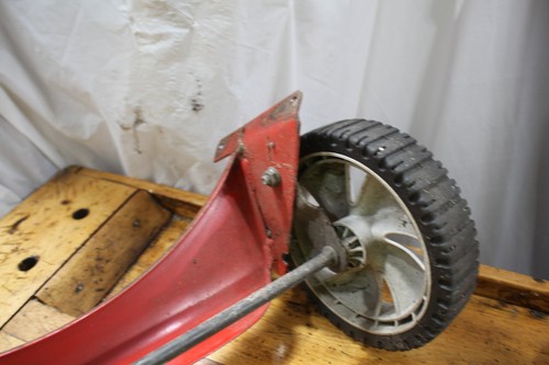 Snapper Hi Vac 21" FRONT AXLE/WHEELS - Picture 5 of 6