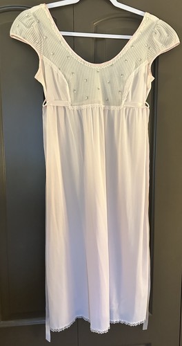 Olga Light Pink Vintage Babydoll Nightgown 100% Nylon Lace Trim Size 32 RARE