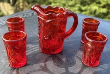 Vtg Heavy Red Glass Miniature Child's Toy Set w/ Pitcher + 4 Tumblers Peacocks