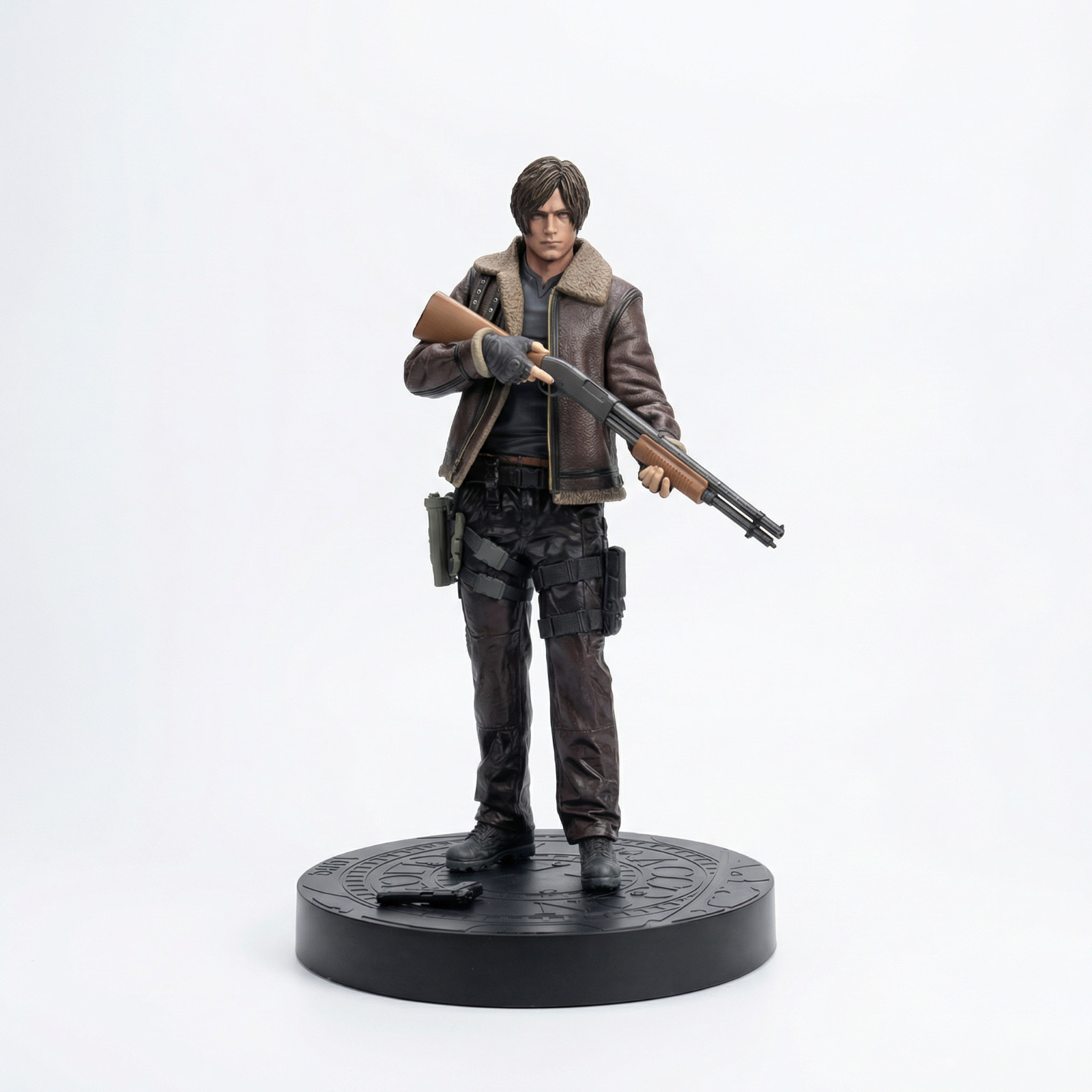Resident Evil 4 Remake Collector’s Edition Leon Statue Figure