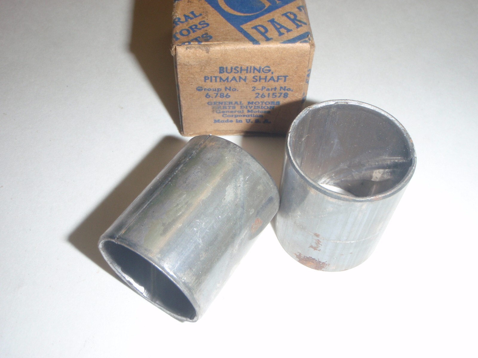 2 NOS GM Steering Gear Box Pitman Shaft Bushings 19371952 Chevy Cars