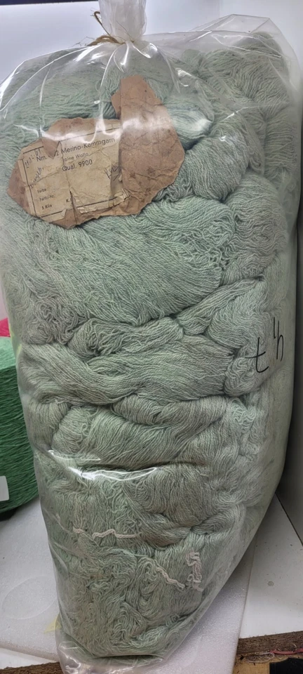 wolle zum stricken Häkelgarn - grün schurwolle 200gr merino strickwolle 1100m - Bild 2 von 4