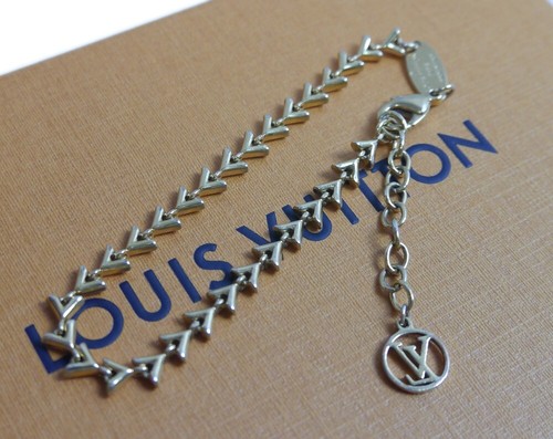 Authentic LOUIS VUITTON Petit Essential V Bracelet Metallic #1904