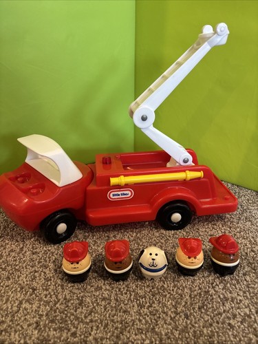 Little Tikes Vintage Toddle Tots Fire Truck W/ 4 Firefighters & Dog