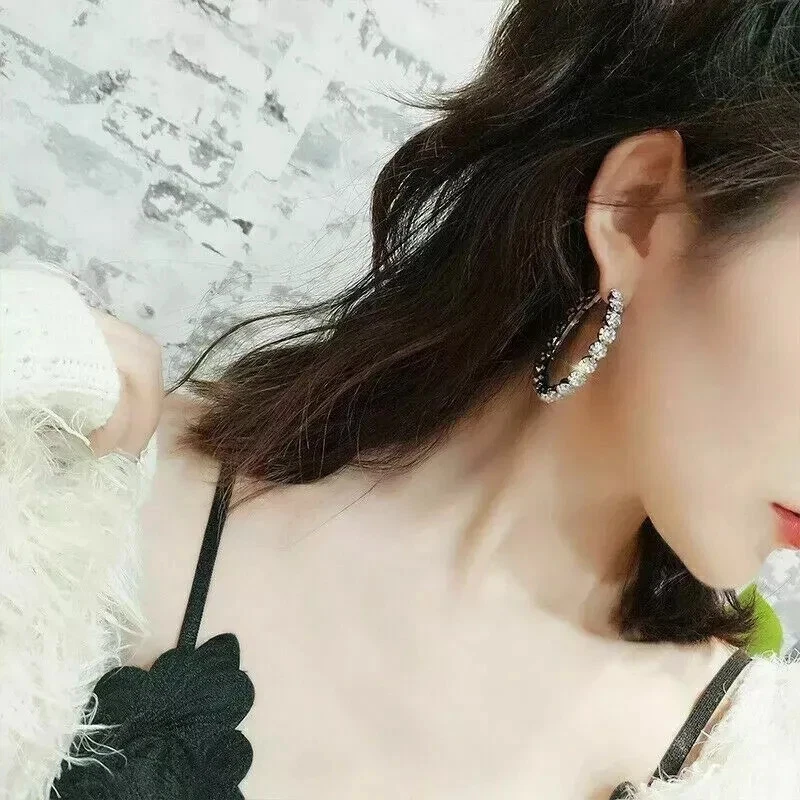 Большие женские серьги-кольца из белого золота 14 карат с круглым лабораторным бриллиантом 4 карата - Изображение 2 из 3