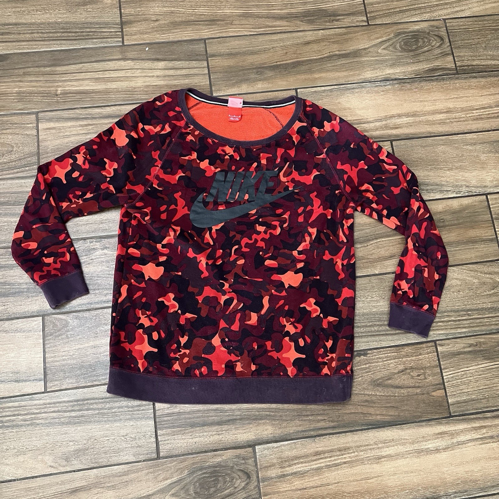 Nike Camo Crewneck Sweatshirt Red Black Men’s Medium