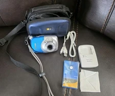 Canon PowerShot D10 12.1MP Digital Camera Waterproof 10mm/33ft- Silver Blue