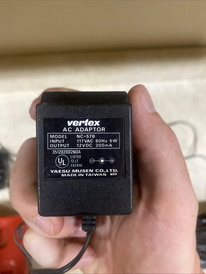 Talkies Yaesu Musen Co Walk-in (juego de 2) Foto 2 de 4