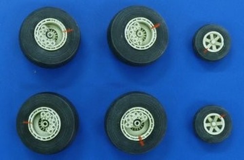 Plus Model AL7027 - 1:72 Wheels For EC-121 Warning Star - New