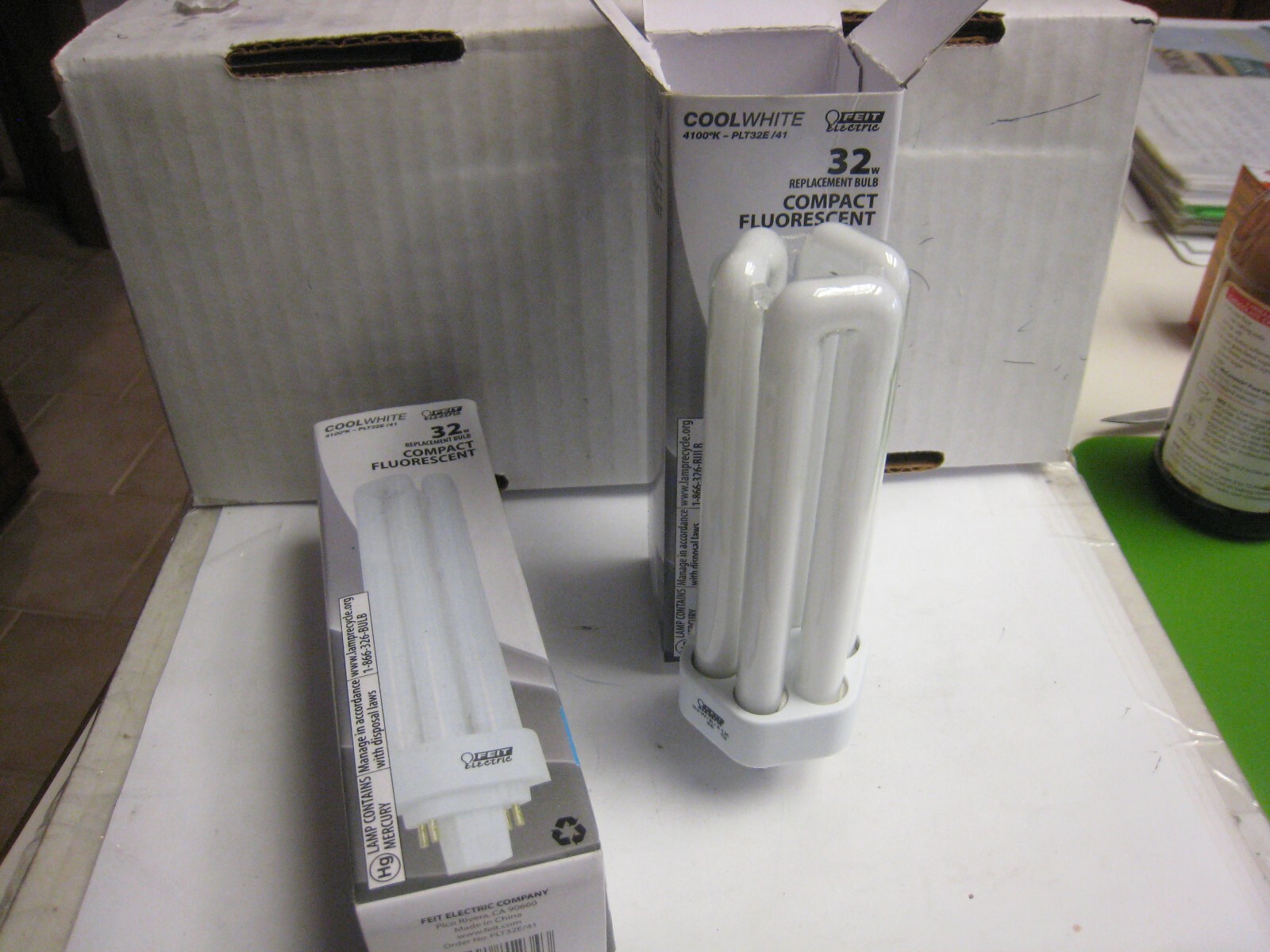 2 yes 2 Feit Electric 32 Watt Compact Flourescent Cool White
