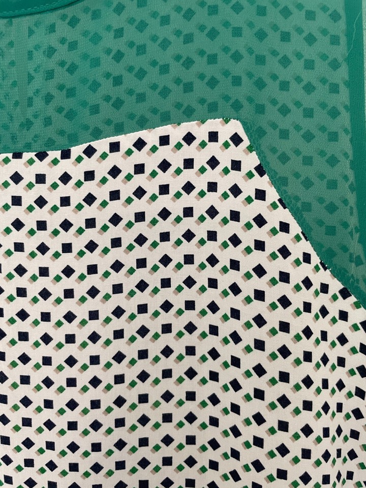 VALLEY GIRL GREEN GEOMETRIC PATTERNED STUNNING TOP SIZE 14 eBay