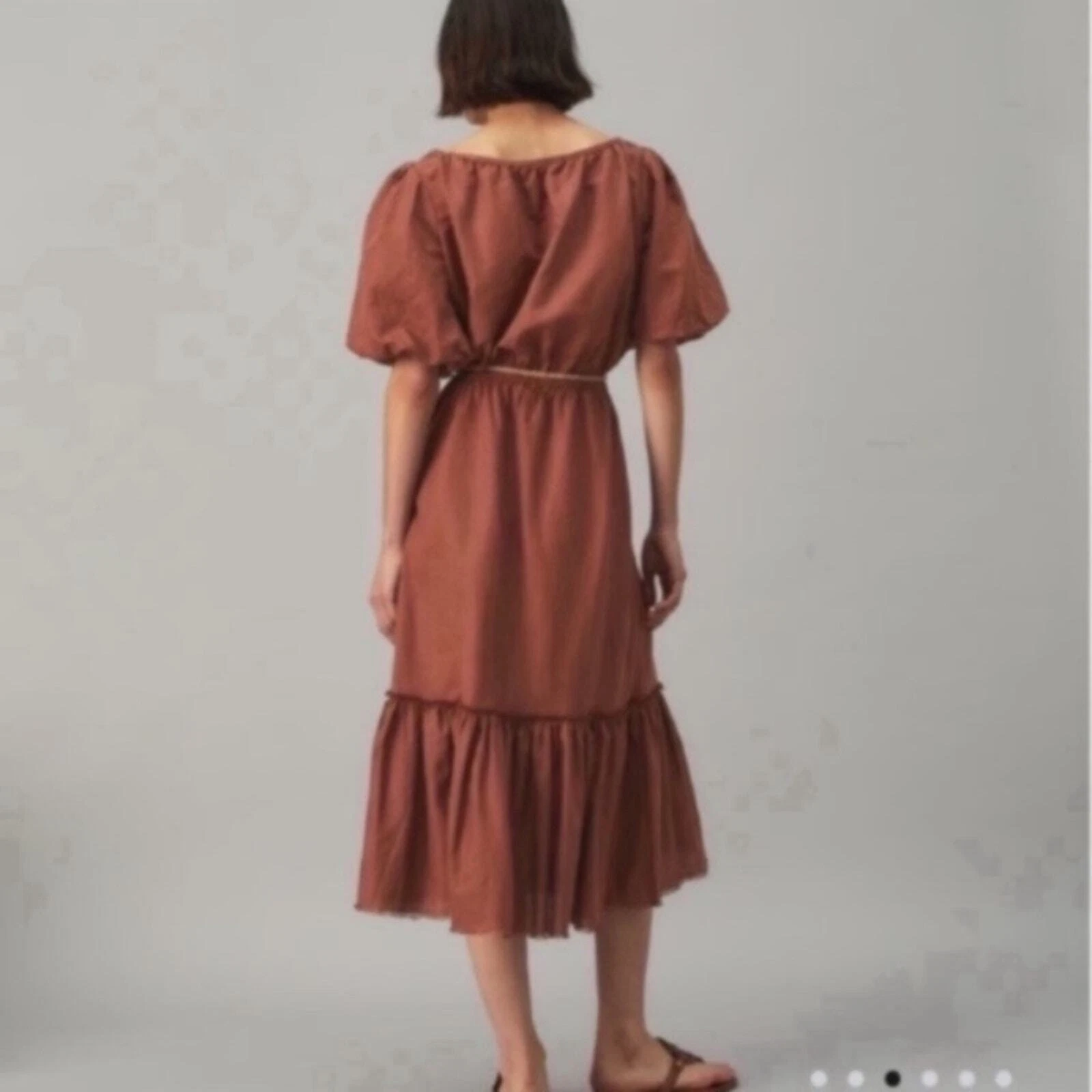 Abito Tory Burch spiaggia midi a strati in marrone ruggine scuro