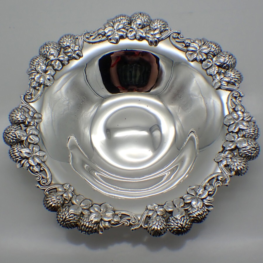 ティファニー　シルバー製　脚付きボウル ティファニー シルバー製 脚付きボウル Tiffany Clover Serving Bowl