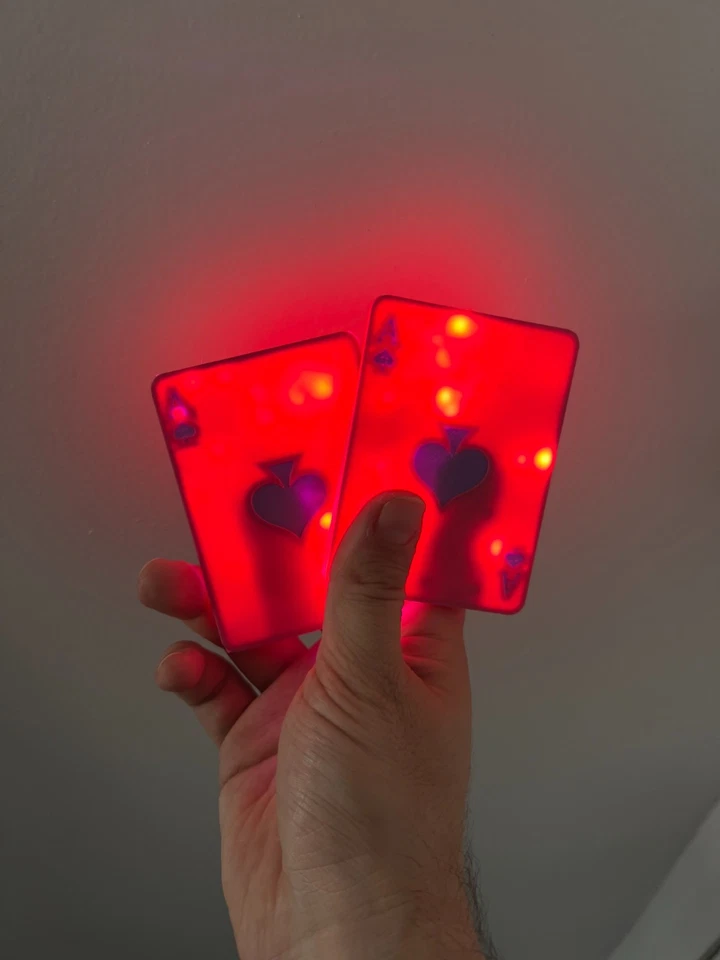 Máscara de cosplay inspirada en gambitos y tarjetas de utilería - Accesorio de disfraz de X Hero | Personalizado Foto 2 de 4