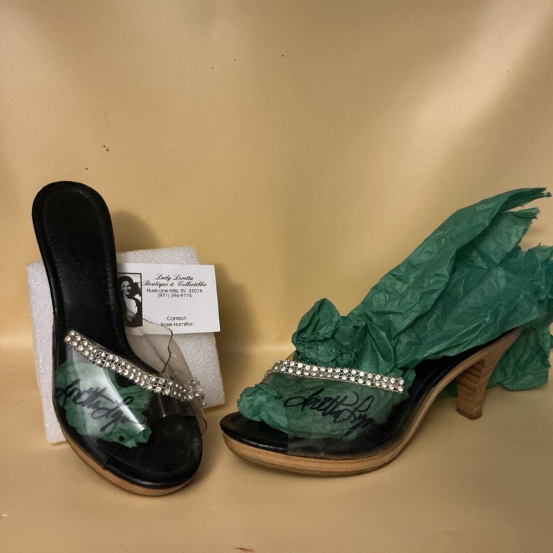 LORETTA LYNN. SHOES OWNED￼ WORN BY OUR QUEEN. AUTOGRAPHED
