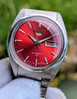 Vintage Seiko 5 automatic Watch 21 Jewels Red dial 7009 Day Date Japan