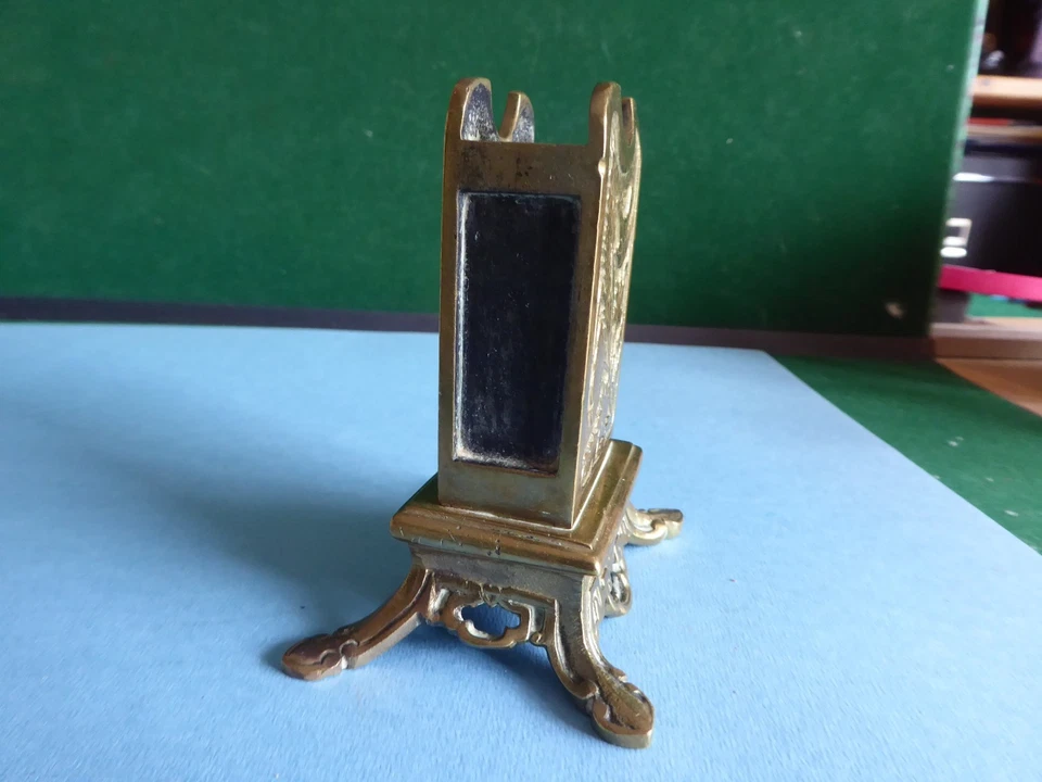 ANCIEN PYROGENE ET PORTE-ALLUMETTES BRONZE DORE - Photo 2/4