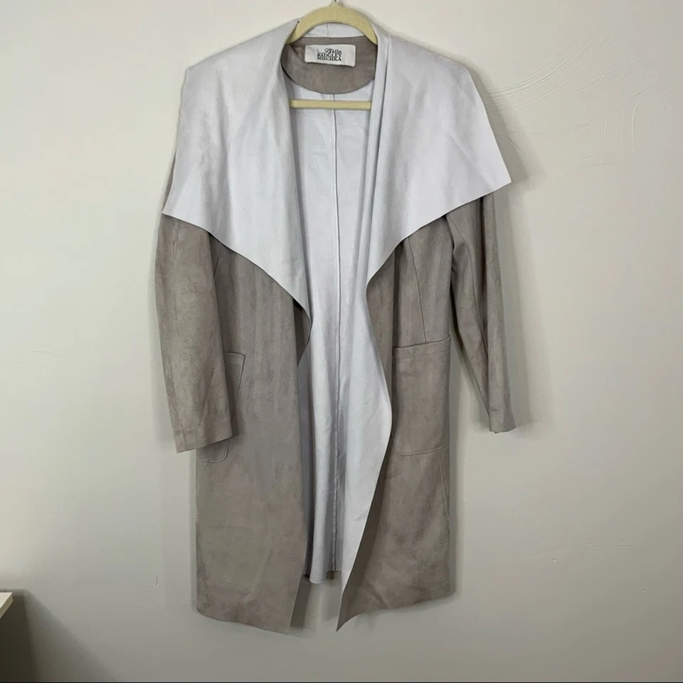 Chaqueta Plumero Belle by Badgley Mischka Gris y Blanco Imitación Gamuza TALLA PEQUEÑA Foto 2 de 4