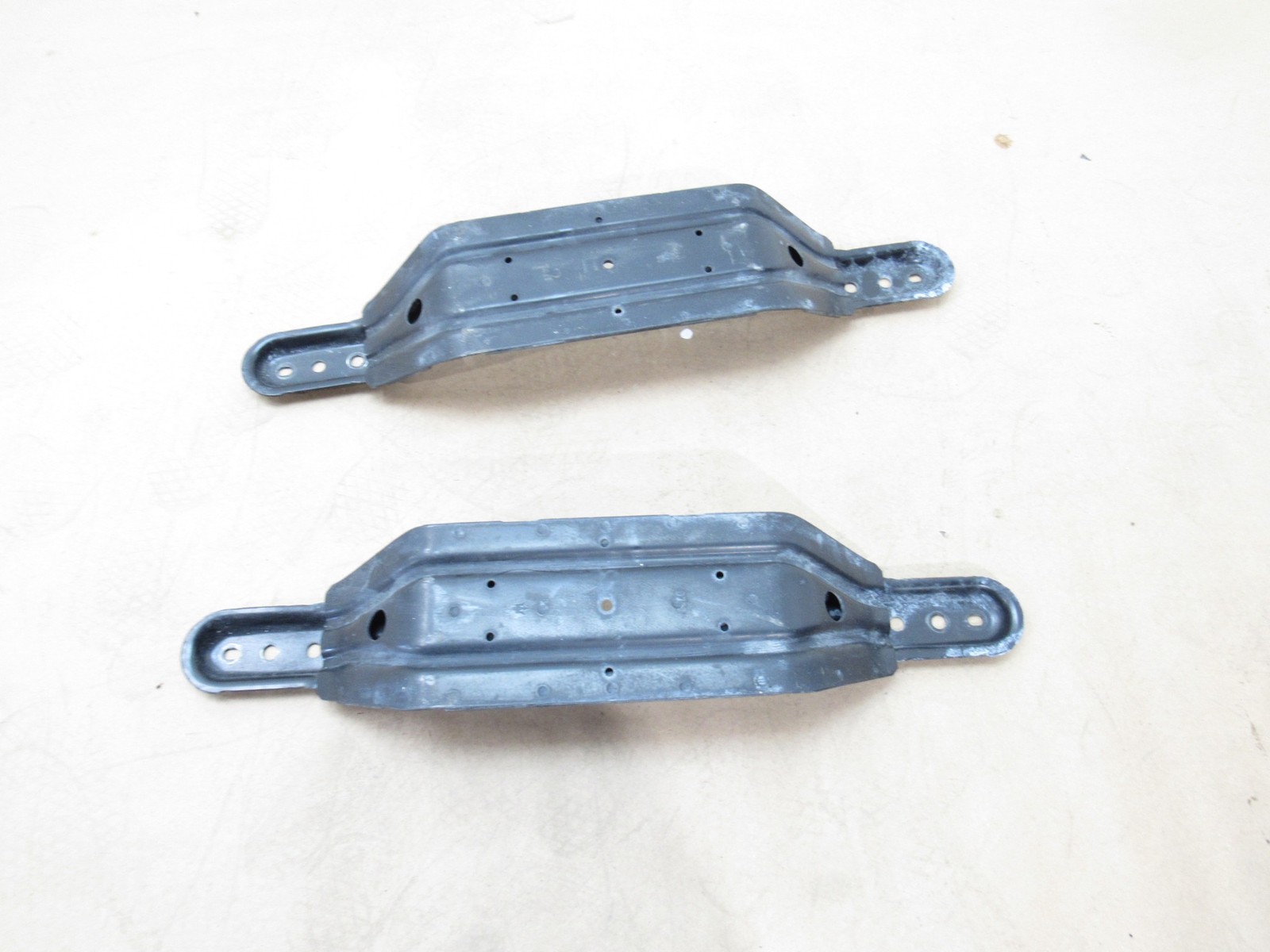 Maserati Levante 2016-2024 Bumper brackets Set