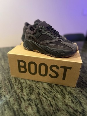 adidas Yeezy Boost 700 Men's size 'Utility Black' with Box in