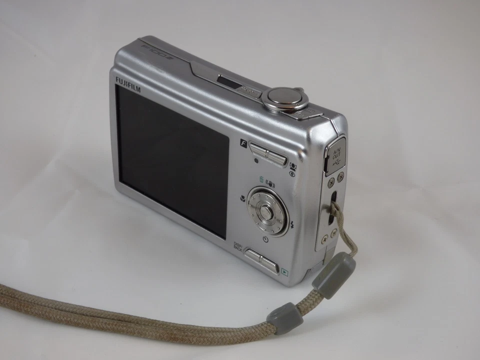 Fujifilm Finepix f100fd (gebraucht, gut) - Bild 2 von 4