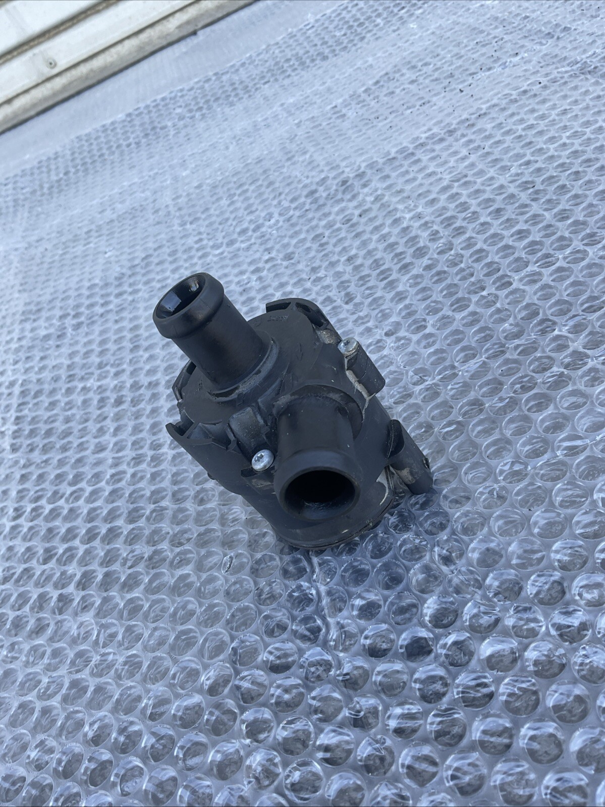15-19 Ferrari 488 Spider Water Coolant Recirculation Pump