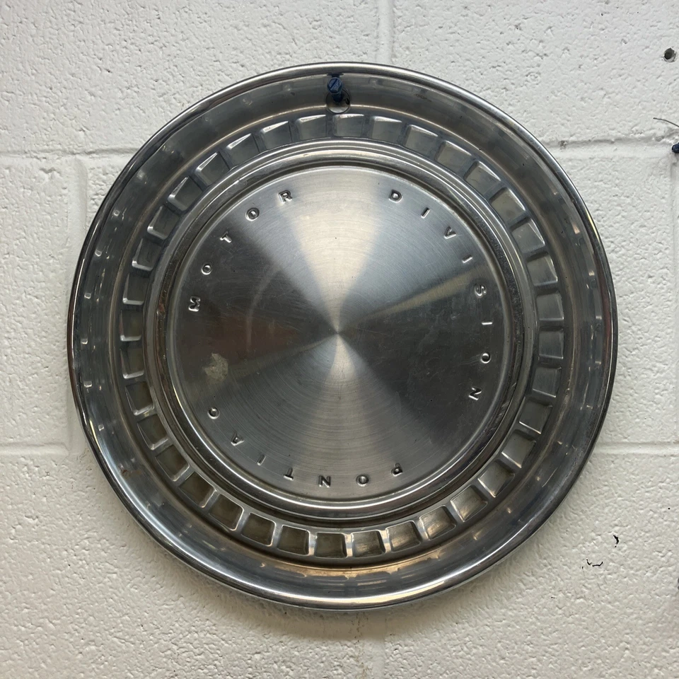 Juego de 4 tapacubos usados OEM GM de 14" Pontiac Bonneville/Catalina/Safari (5430) Foto 4 de 4