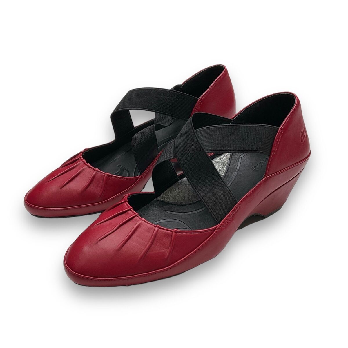 Nurture Womens Red Belizza Leather Elastic Cross Block Heel Nurture Womens Red Belizza Leather Elastic Cross Block Heel