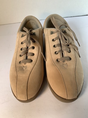 Women Size 10.5 Bowling Shoes by Easy 