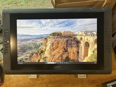 Wacom Cintiq 22HD 21.5'' Creative Pen Display With Stand And Cables DTK-2200/K