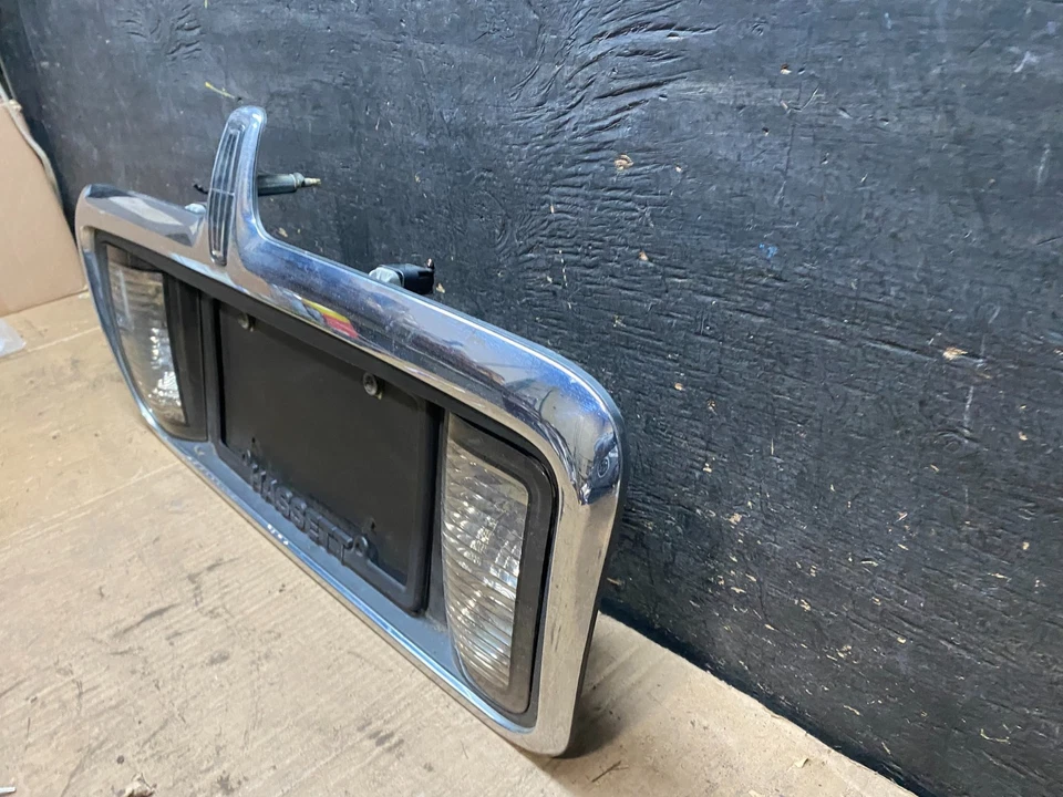 Panel de ajuste de matrícula trasero Lincoln LS 2003 a 2006 OEM t4133 DG Foto 2 de 4