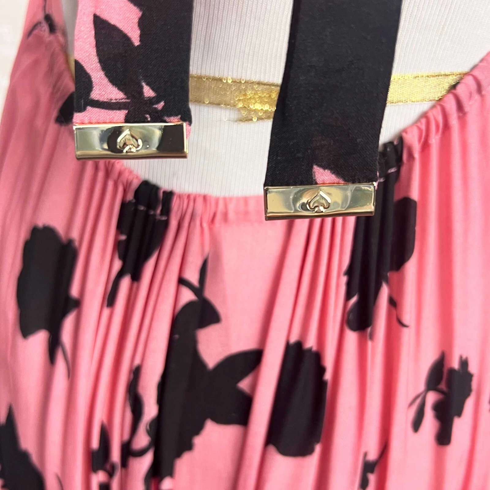 Maxi abito copricostume Kate Spade nuovo con etichette schiena aperta rosa e nero volant floreali