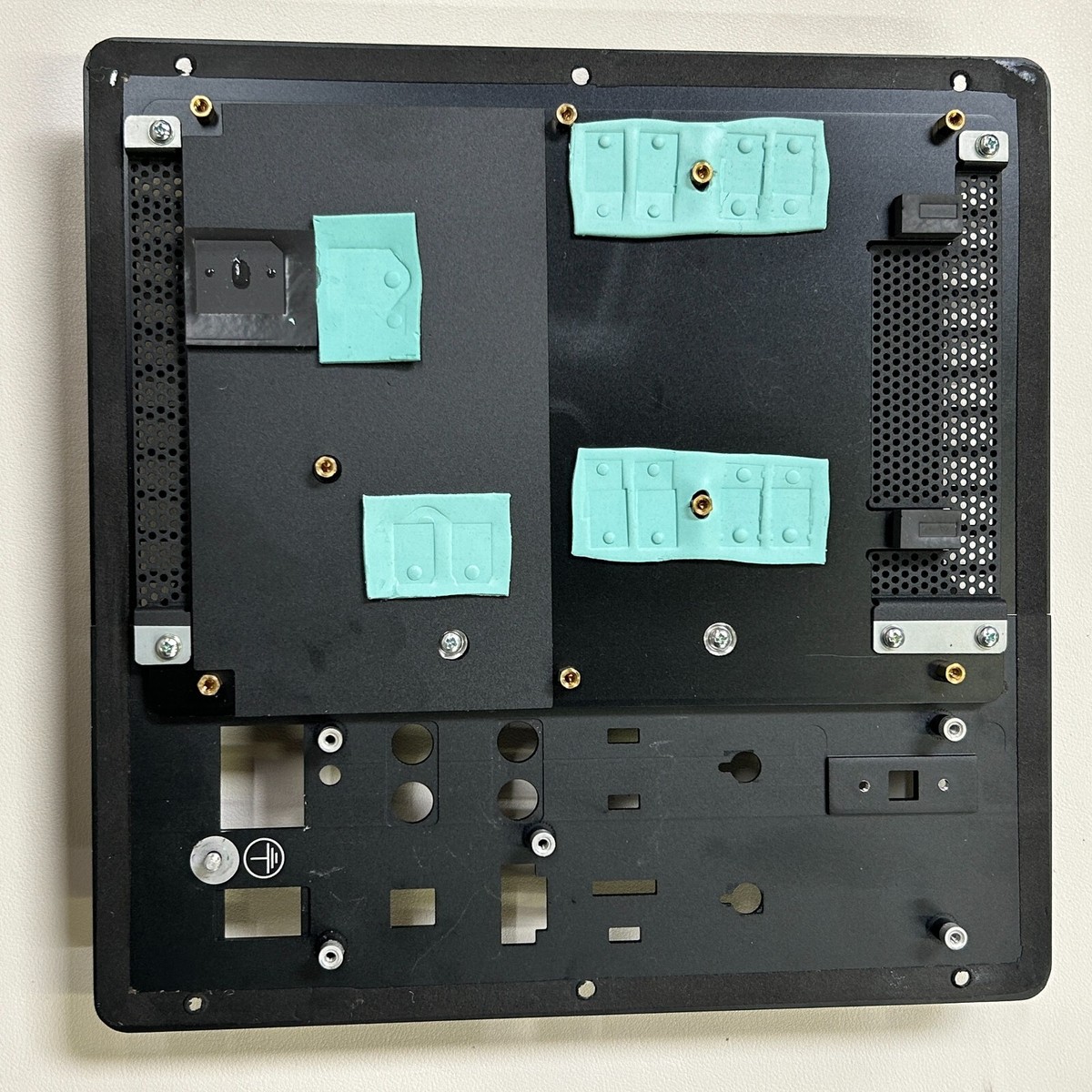 Genuine Original OEM KEF - Back Panel I/O Cover Heatsink FOR KEF
