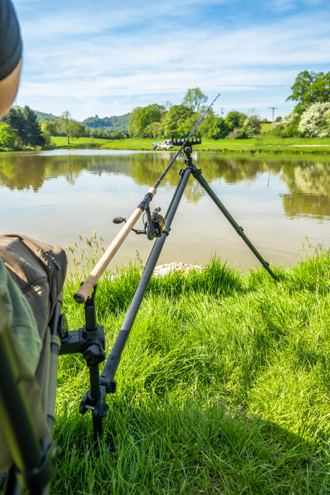 KORUM ACCESSORY CHAIR TRIPOD FEEDER ARM NEW FISHING CHAIR