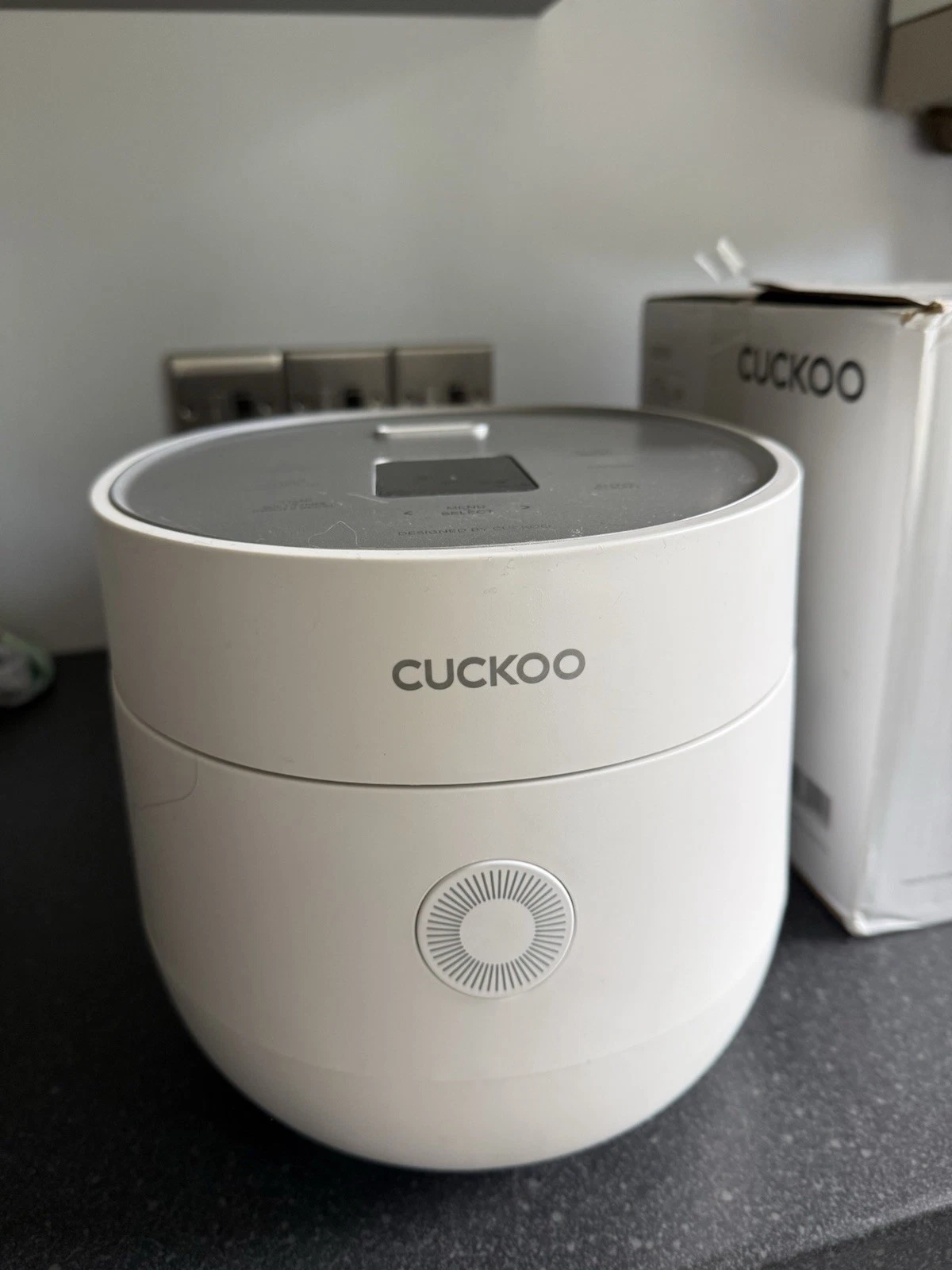 Cuckoo CR0675F Rice Cooker 6-Cup Capacity 120V
Opens in a new window or tab