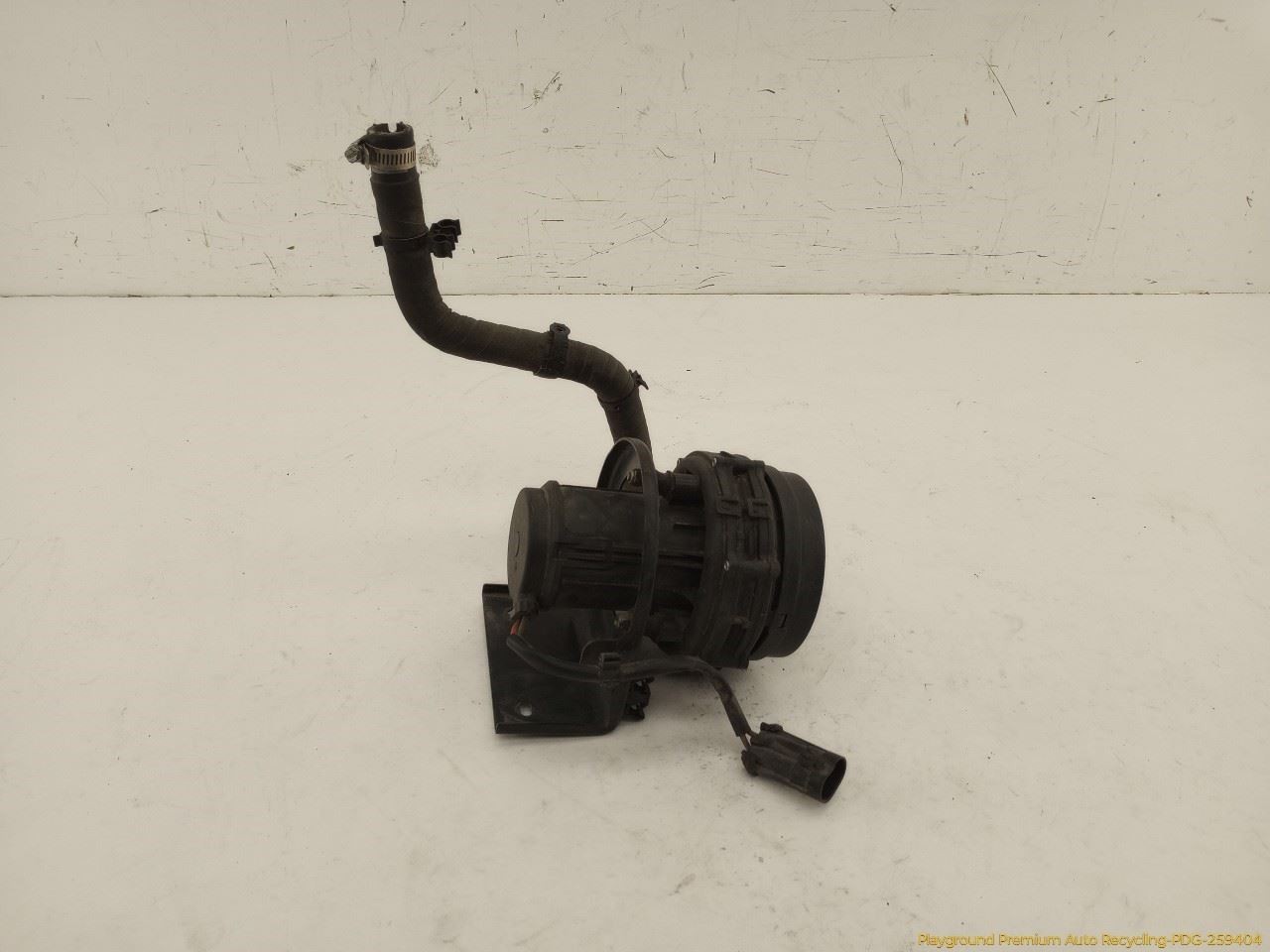 Maserati Quattroporte M139 Secondary Air Injection Pump 4.2L V8 8 Cyl Fits 03-08